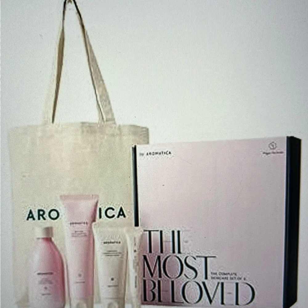 Aromatica Skincare Gift Set with Tote - Picture 1 of 10